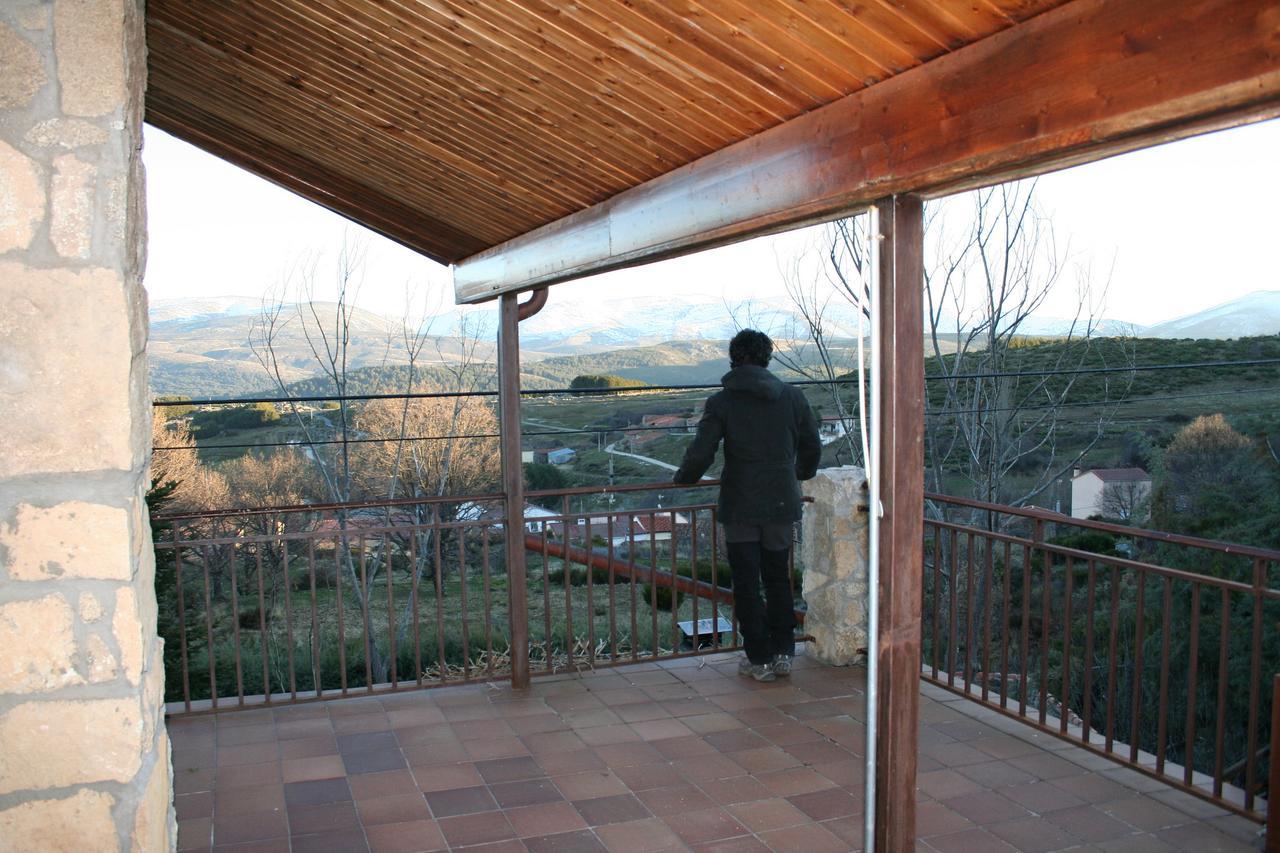 La Casona De Collado Guest House Hoyos del Collado Exterior photo